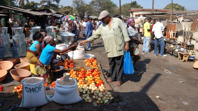 mercado informal em Maputo